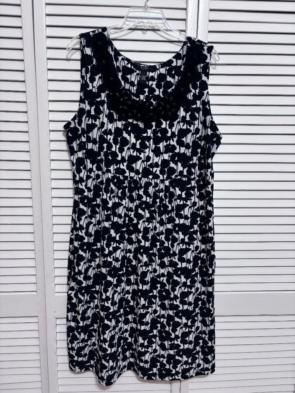 Black & White Sleeveless Dress w/Pockets